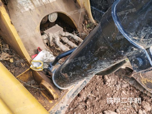 铲斗右后整体（工作和回转装置）