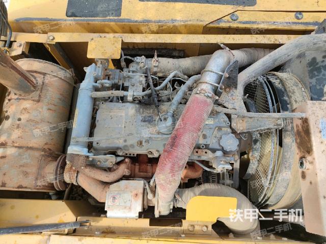 发动机室(上车部件) 发动机室(上车部件)