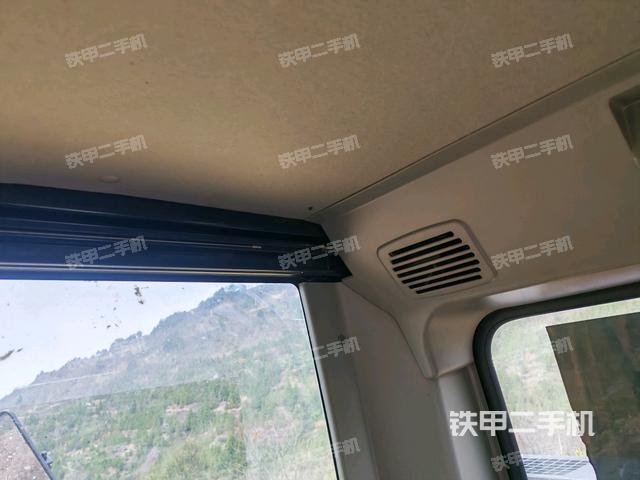 左后方玻璃角标（驾驶室部分）