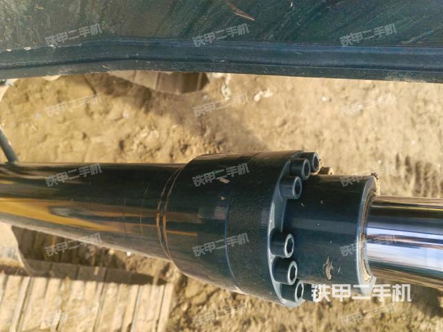 大臂油缸整體?豎拍（工作和回轉(zhuǎn)裝置）