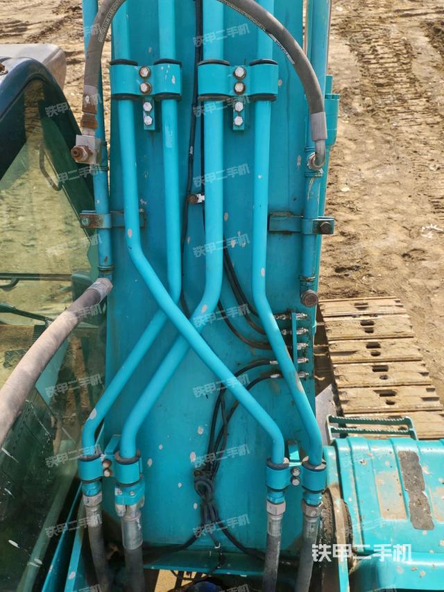 大臂背部俯視（工作和回轉(zhuǎn)裝置）