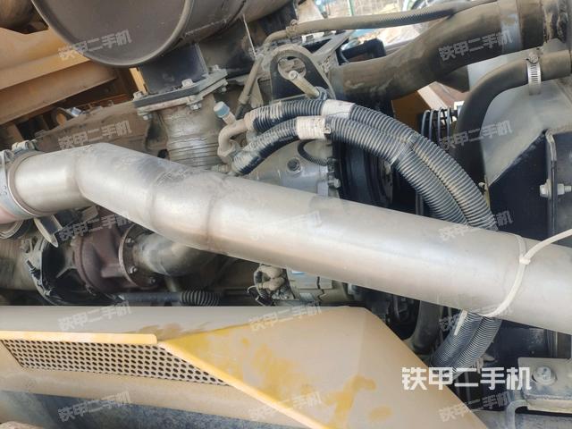 發(fā)動機(jī)艙全景（壓路機(jī)發(fā)動機(jī)艙）