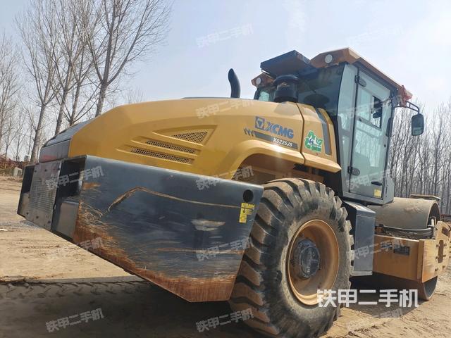 右后45°（壓路機(jī)整機(jī)外觀）