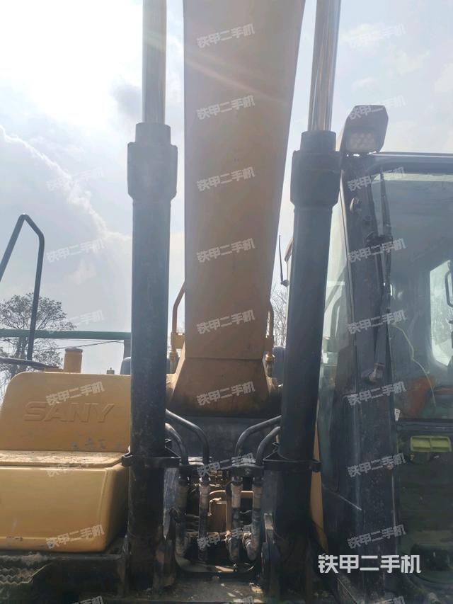 大臂油缸整體?豎拍（工作和回轉(zhuǎn)裝置）