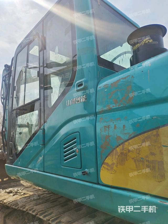 駕駛室左前45度（駕駛室部分）