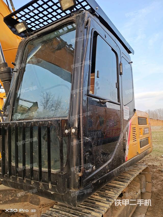 駕駛室整體（整機(jī)外觀(guān)）