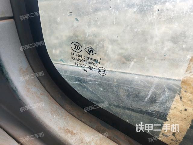 后窗玻璃角标（驾驶室部分）