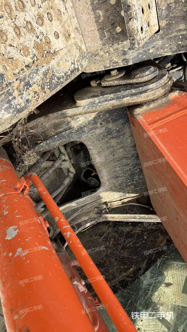 大臂根部?斜視(工作和回轉裝置) 大臂根部?斜視(工作和回轉裝置)
