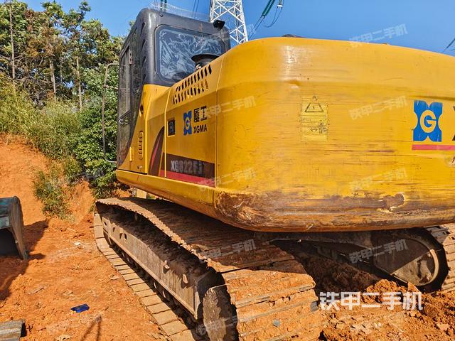 单侧履带整体（整机外观）