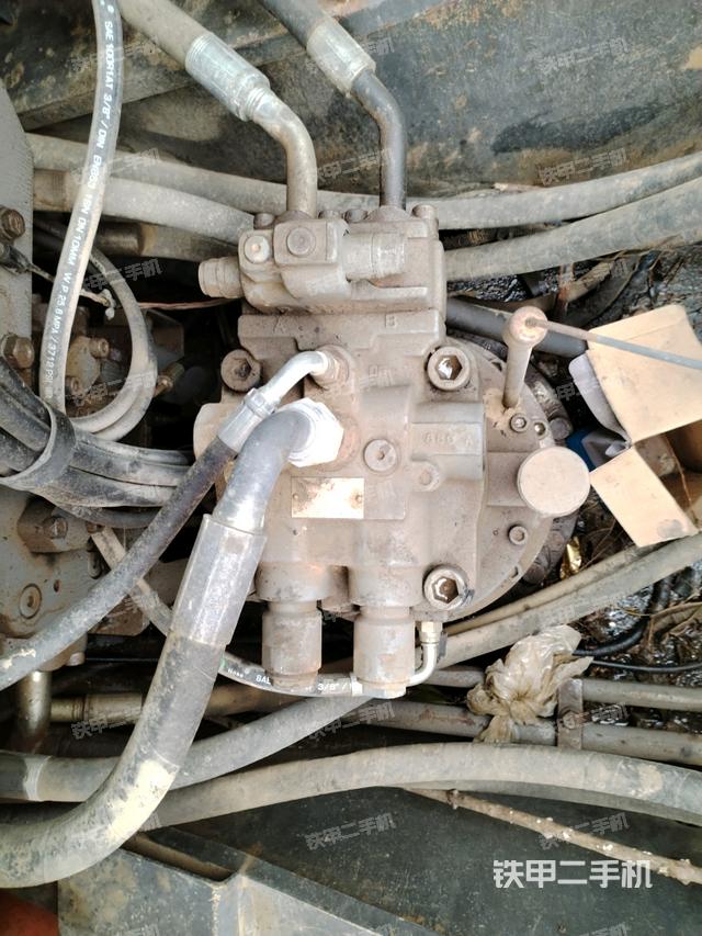 回轉(zhuǎn)馬達（上車部件）