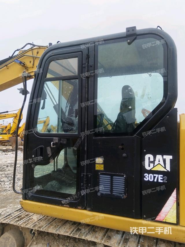 ?駕駛室正側(cè)（駕駛室部分）