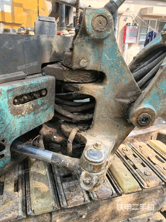 大臂根部?斜（工作和回轉(zhuǎn)裝置）