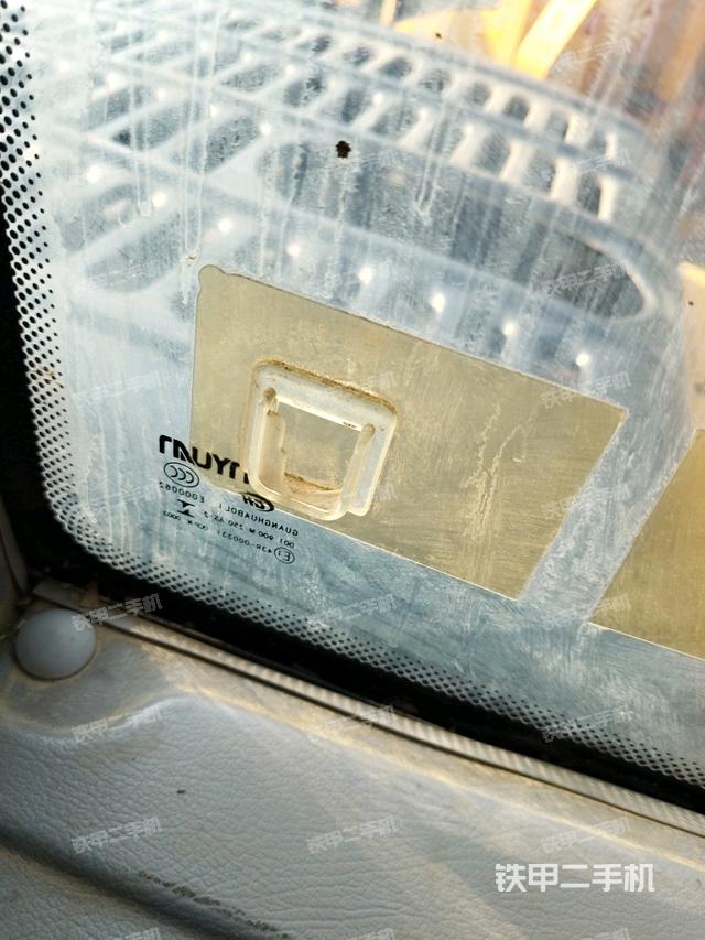 后窗玻璃角標(biāo)（駕駛室部分）