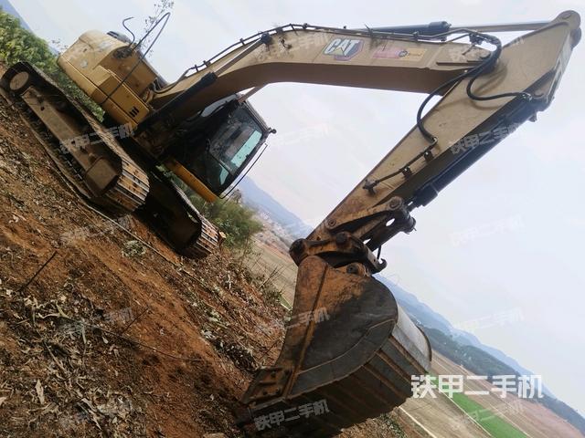 右前45(整機(jī)外觀) 右前45(整機(jī)外觀)