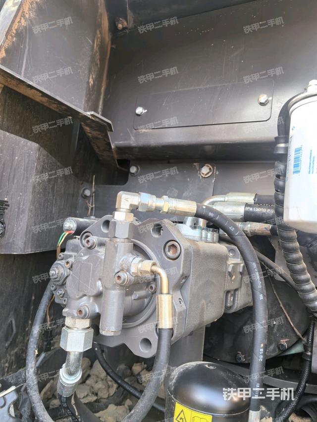 液壓泵斜45?左（大件艙室）