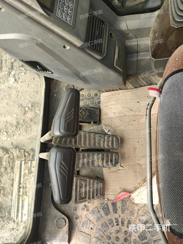 后窗玻璃角標(biāo)（駕駛室部分）