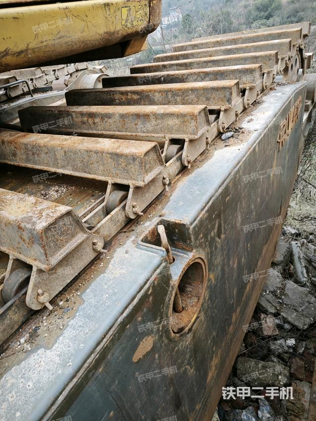 單側(cè)履帶整體（整機(jī)外觀）