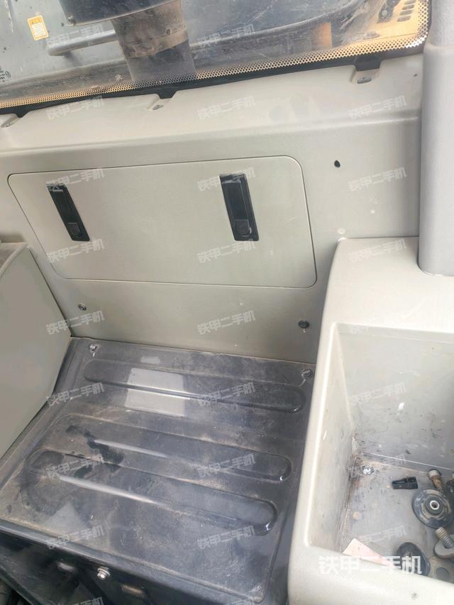 座椅后部（駕駛室部分）