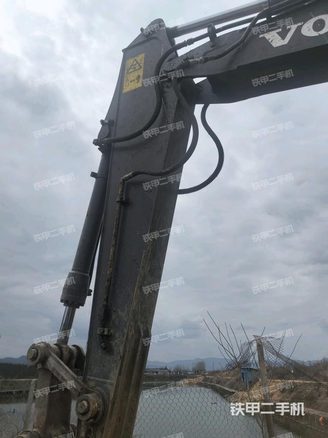 小臂整體左后（工作和回轉(zhuǎn)裝置）