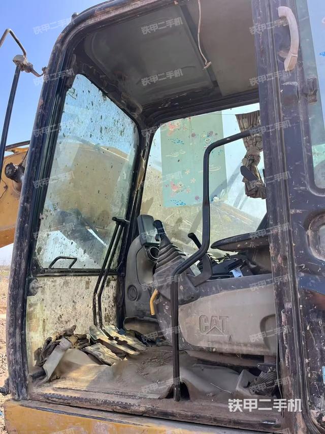 驾驶室整体（整机外观）