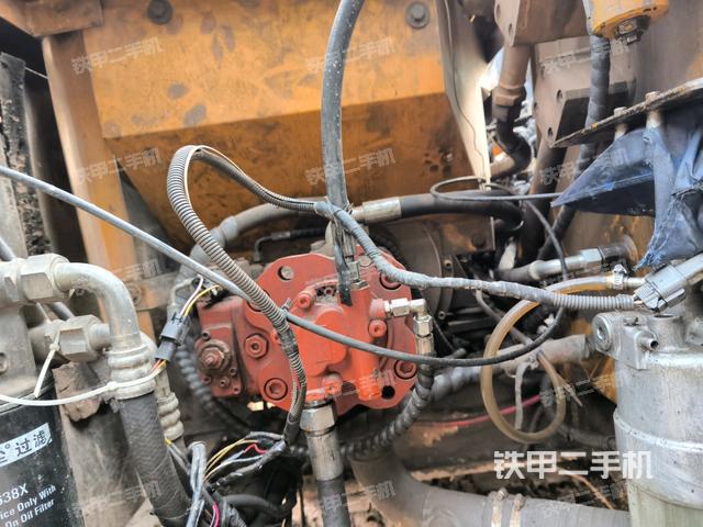 液壓泵斜45?左（大件艙室）