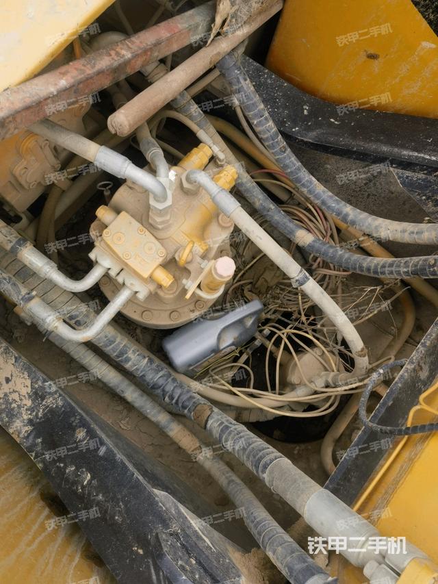 回轉(zhuǎn)馬達和主控閥（整機外觀）