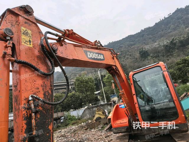 大臂整體?右側(cè)（工作和回轉(zhuǎn)裝置）