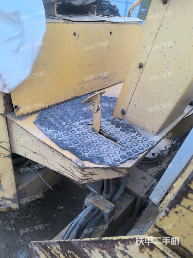 后玻璃角標(biāo)（壓路機(jī)駕駛室）