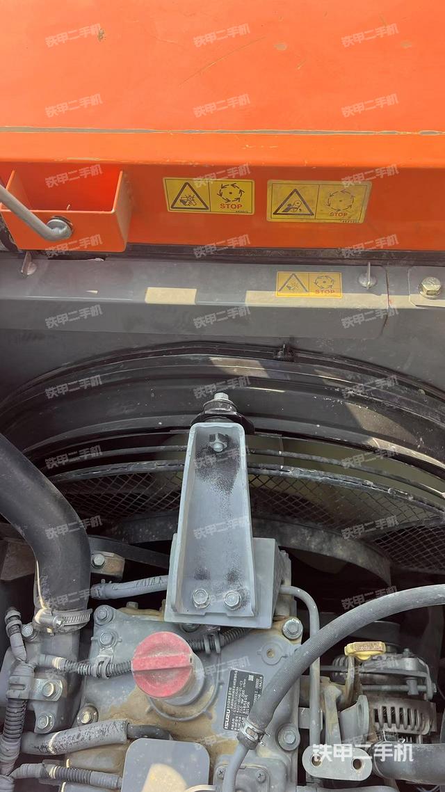 水箱+風(fēng)扇特寫(上車部件) 水箱+風(fēng)扇特寫(上車部件)