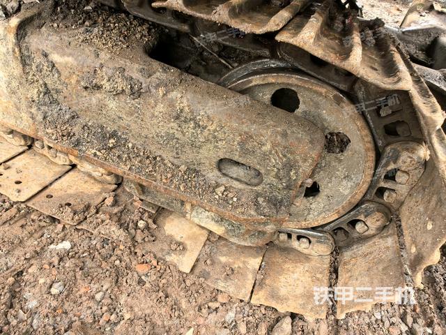 右驅(qū)動輪（行走機構(gòu)）