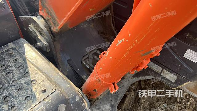 大臂根部?斜視(工作和回轉(zhuǎn)裝置) 大臂根部?斜視(工作和回轉(zhuǎn)裝置)