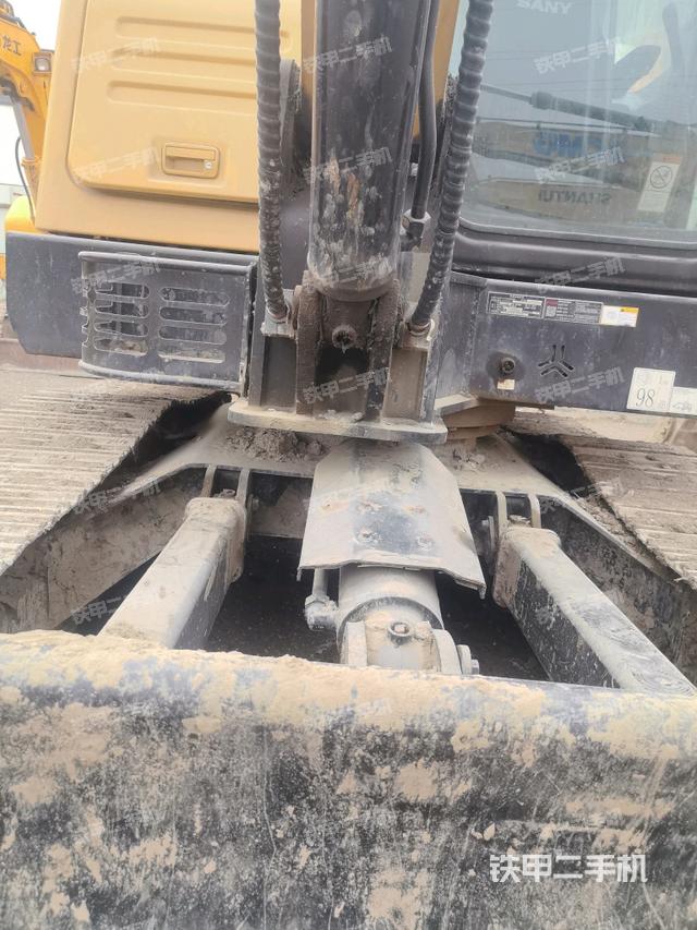 轉(zhuǎn)盤和下車架正前（工作和回轉(zhuǎn)裝置）