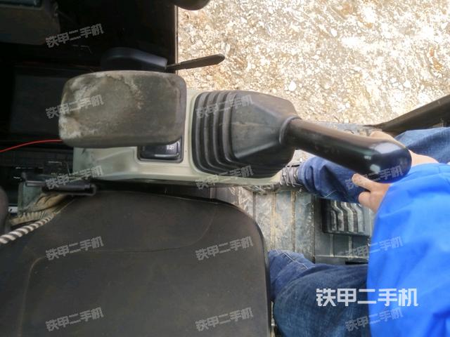 座椅右側(cè)控制臺/鑰匙門/油門/含右手柄（駕駛室部分）