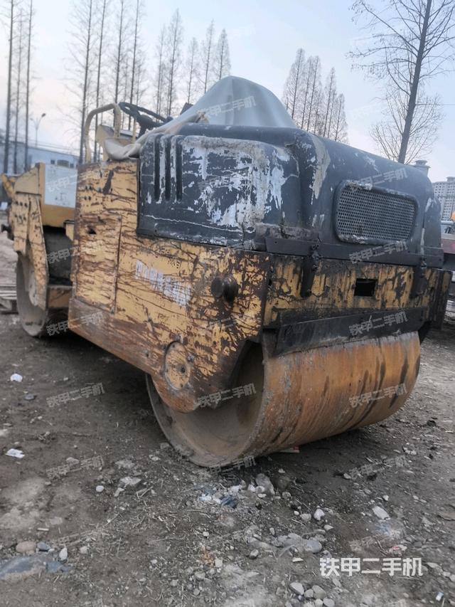 右后45°（壓路機(jī)整機(jī)外觀）