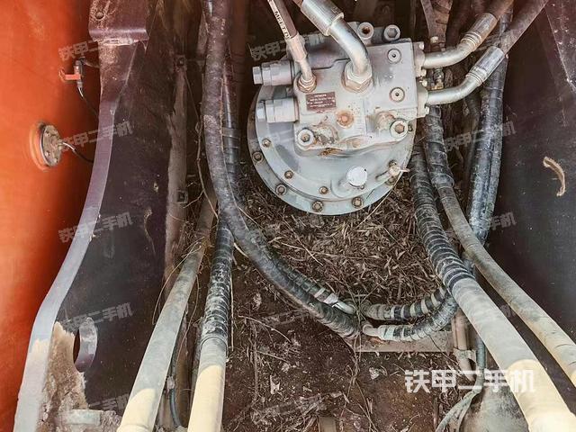 駕駛室頂部(整機外觀) 駕駛室頂部(整機外觀)