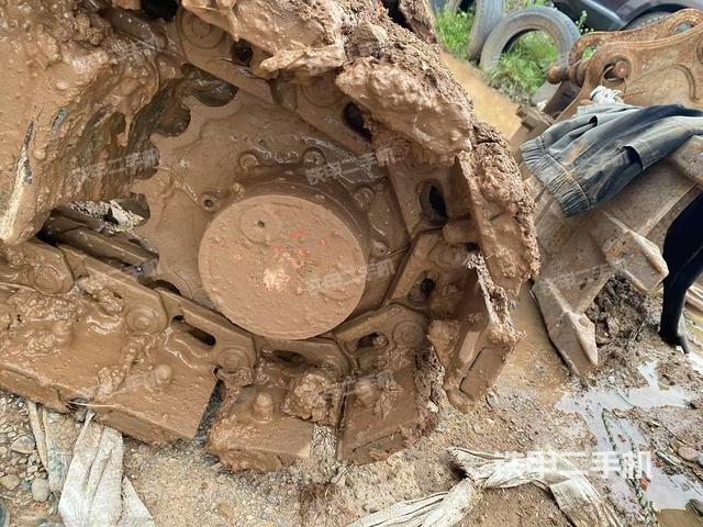 左驅(qū)動(dòng)輪（行走機(jī)構(gòu)）