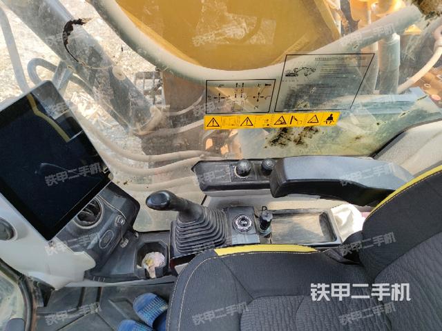 座椅右侧控制台/钥匙门/油门/含右手柄（驾驶室部分）