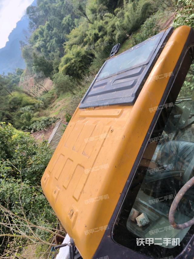 駕駛室頂部俯視（上車部件）