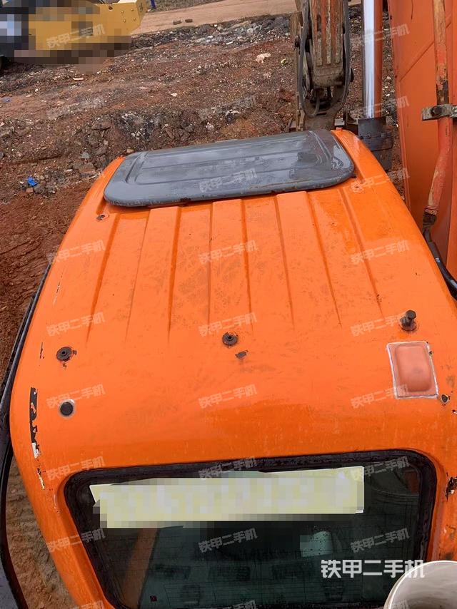 駕駛室頂部（整機(jī)外觀）