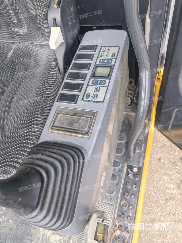 座椅左側(cè)控制臺(tái)/音響/含左手柄（駕駛室部分）