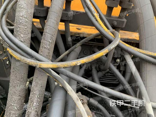 回轉(zhuǎn)馬達和主控閥（整機外觀）