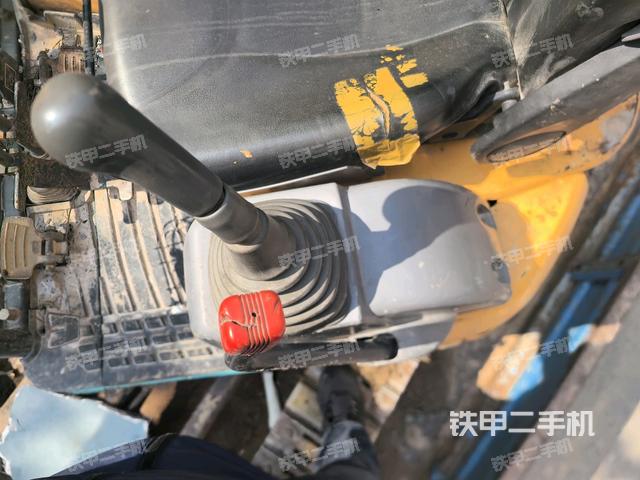 座椅左側(cè)控制臺/音響/含左手柄（駕駛室部分）