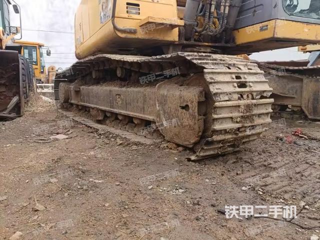 單側(cè)履帶整體（整機(jī)外觀）