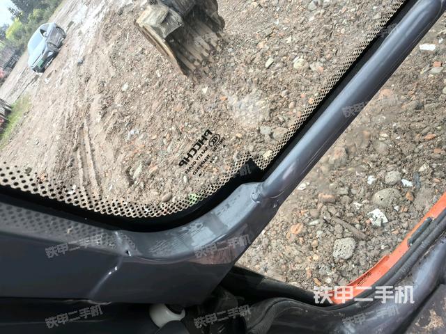 后窗玻璃角標（駕駛室部分）