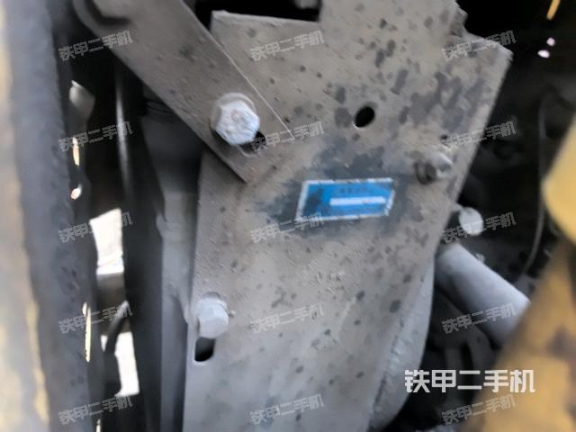 散熱器全景（壓路機(jī)發(fā)動機(jī)艙）