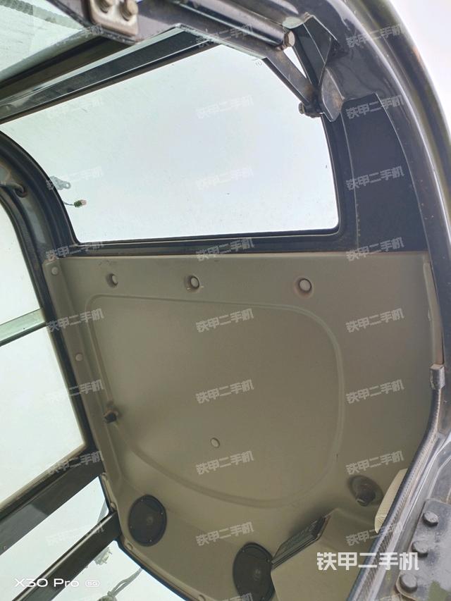 駕駛室頂部（整機(jī)外觀）