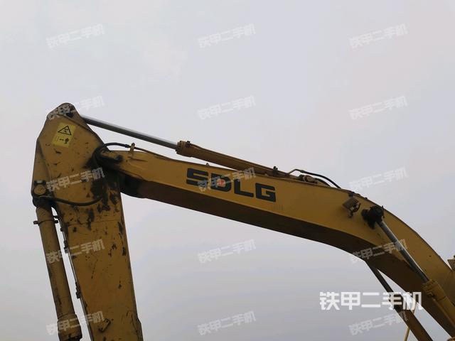 小臂整體右前(工作和回轉(zhuǎn)裝置) 小臂整體右前(工作和回轉(zhuǎn)裝置)