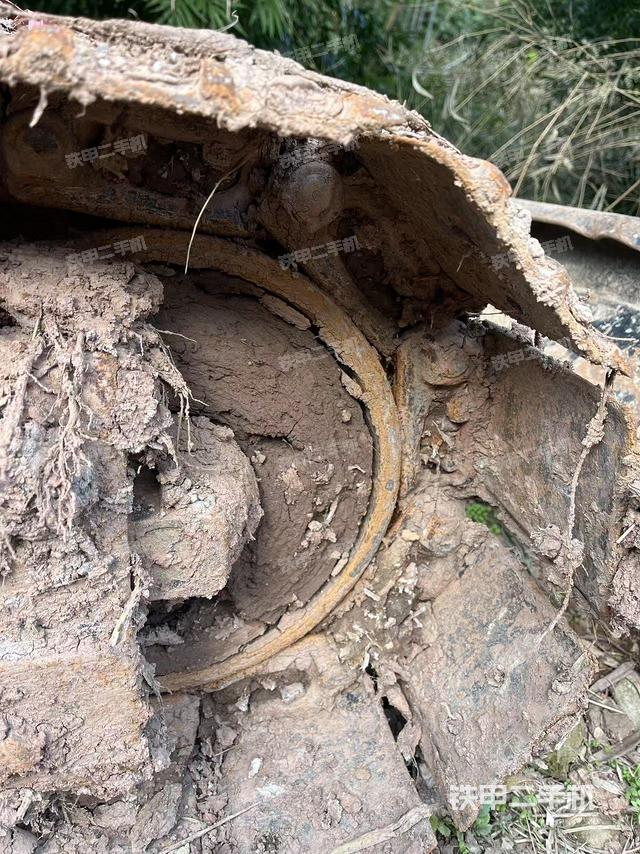 单侧履带整体（整机外观）