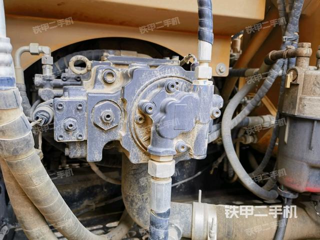 液壓泵斜45?左（大件艙室）