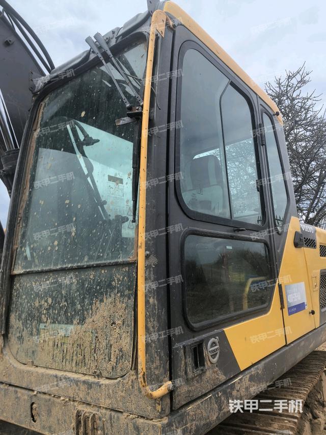 駕駛室左前45度（駕駛室部分）